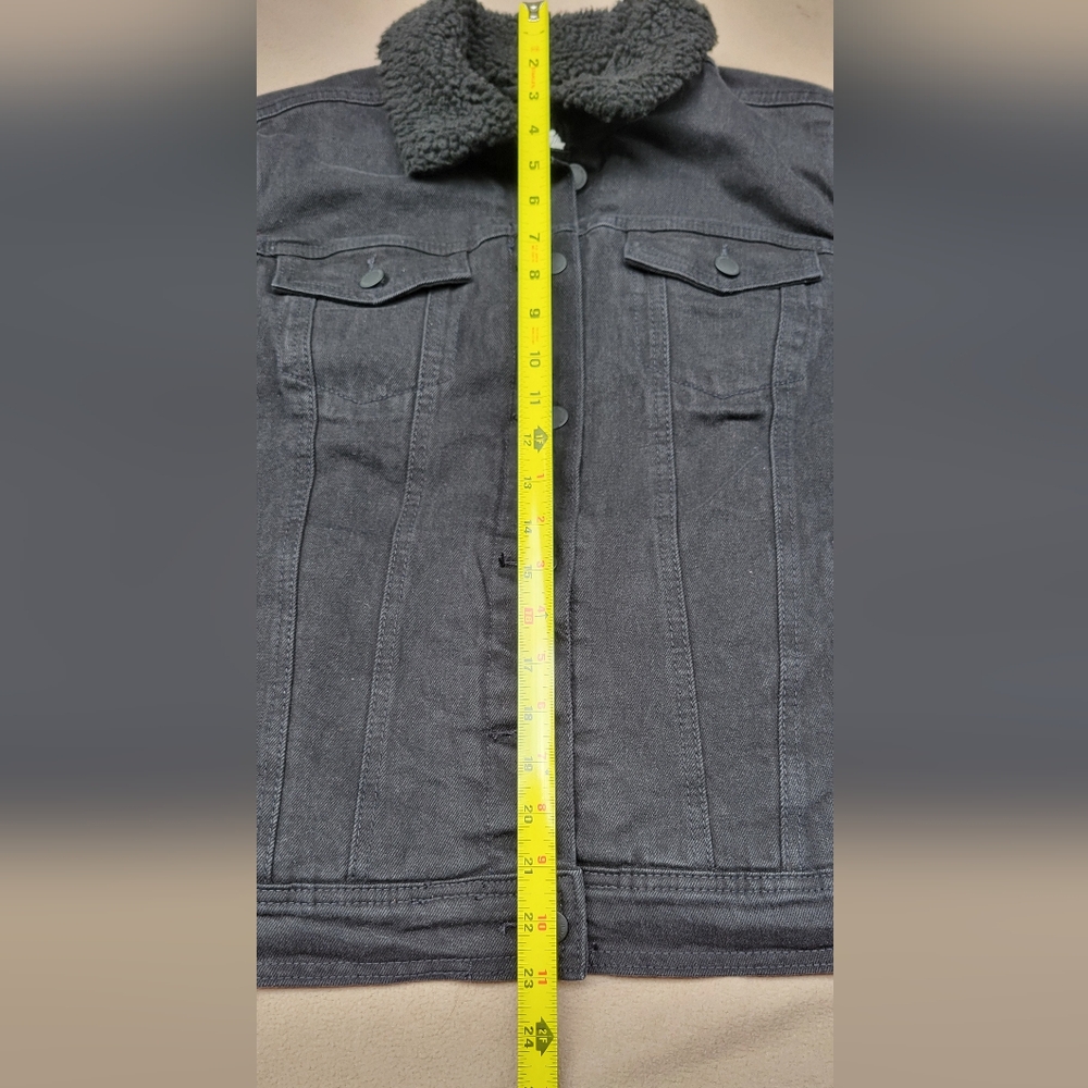 Universal Thread Womenβs Sherpa Lined Denim Jacket Size L Black Faux Fur Collar - Picture 7 of 11